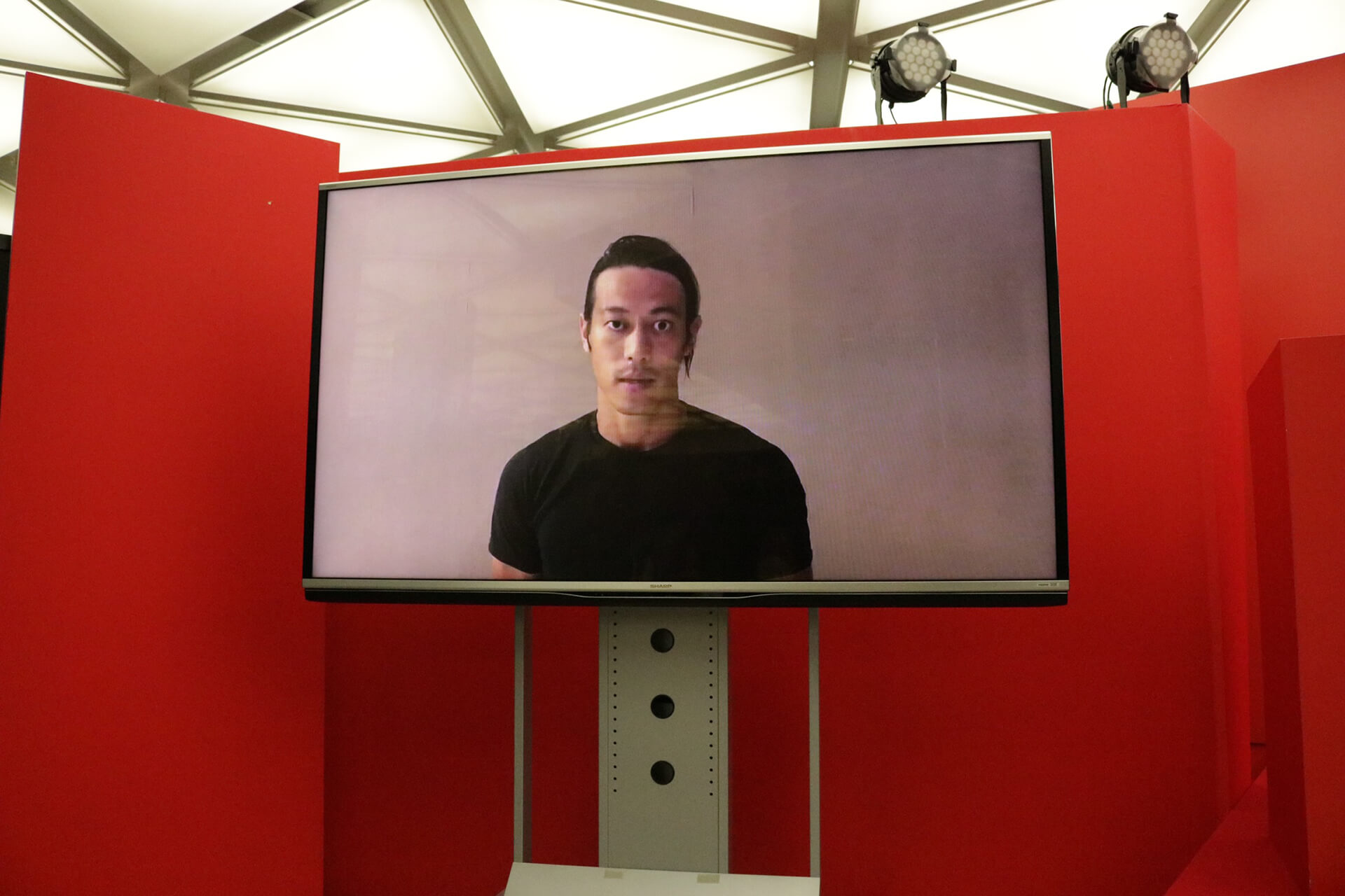 本田選手はブラジルから動画で喜びと感謝のコメントを寄せました