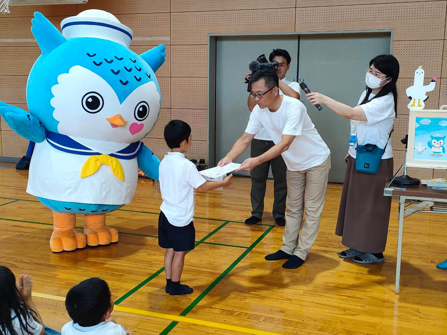 見事全問正解！ 代表の子どもに認定証を授与しました