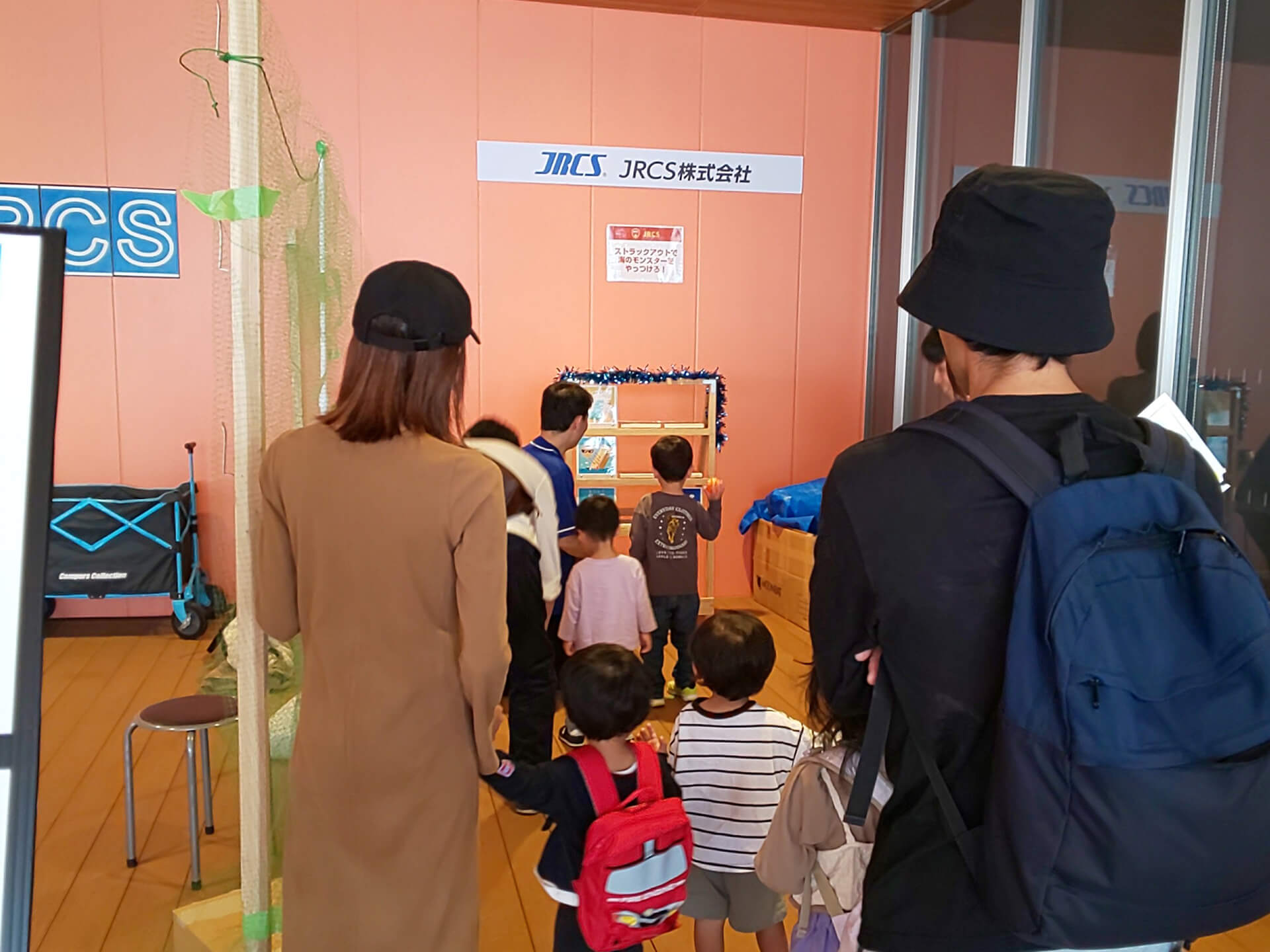 「海のモンスターをやっつけろ！」と題したストラックアウト。子どもたちに大人気でした