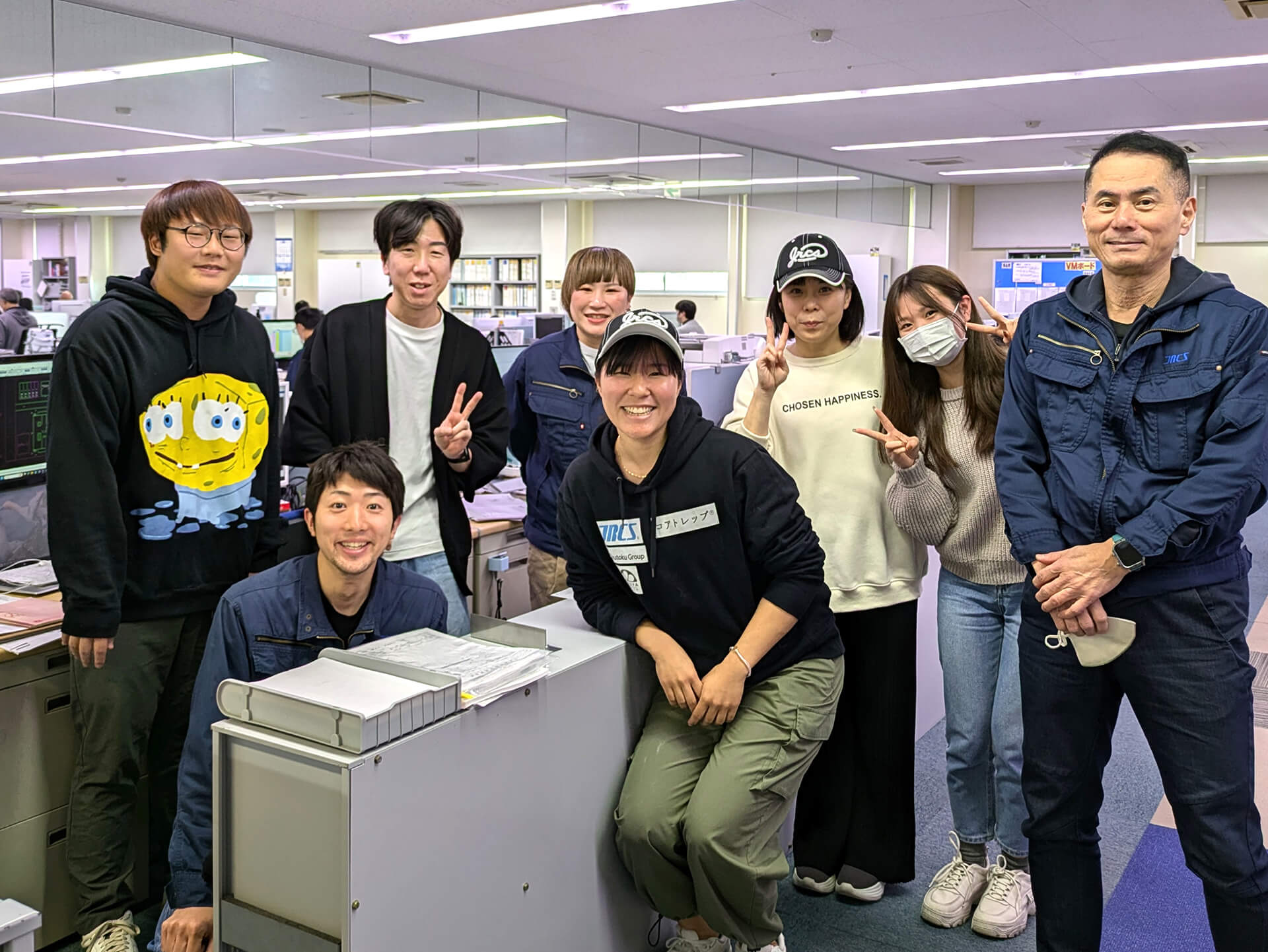 構造設計部門のメンバーとも記念写真を撮ってもらいました