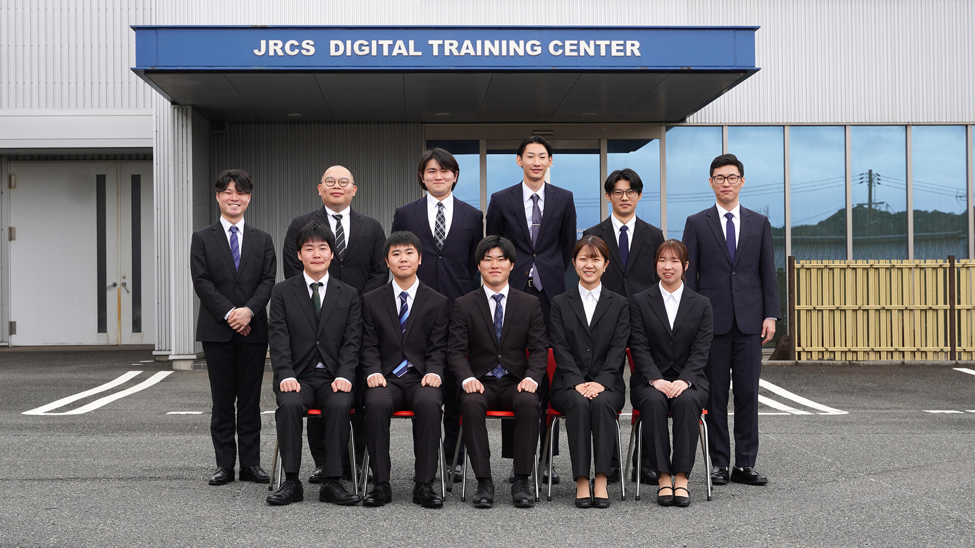 新たな一歩を踏み出した新入社員たち。ここからともに未来をつくっていきます